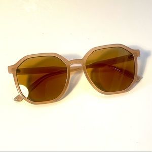 Pink vintage style sunglasses with amber lenses
